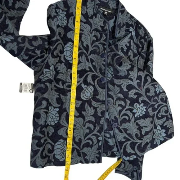 Briggs New York blazer, button front, damask, brocade, office wear - Picture 7 of 10